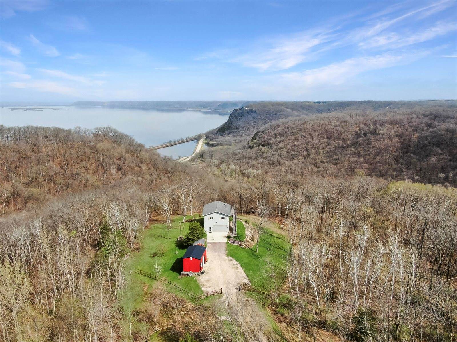 20507 Sunset View Dr, Seneca, WI 54626