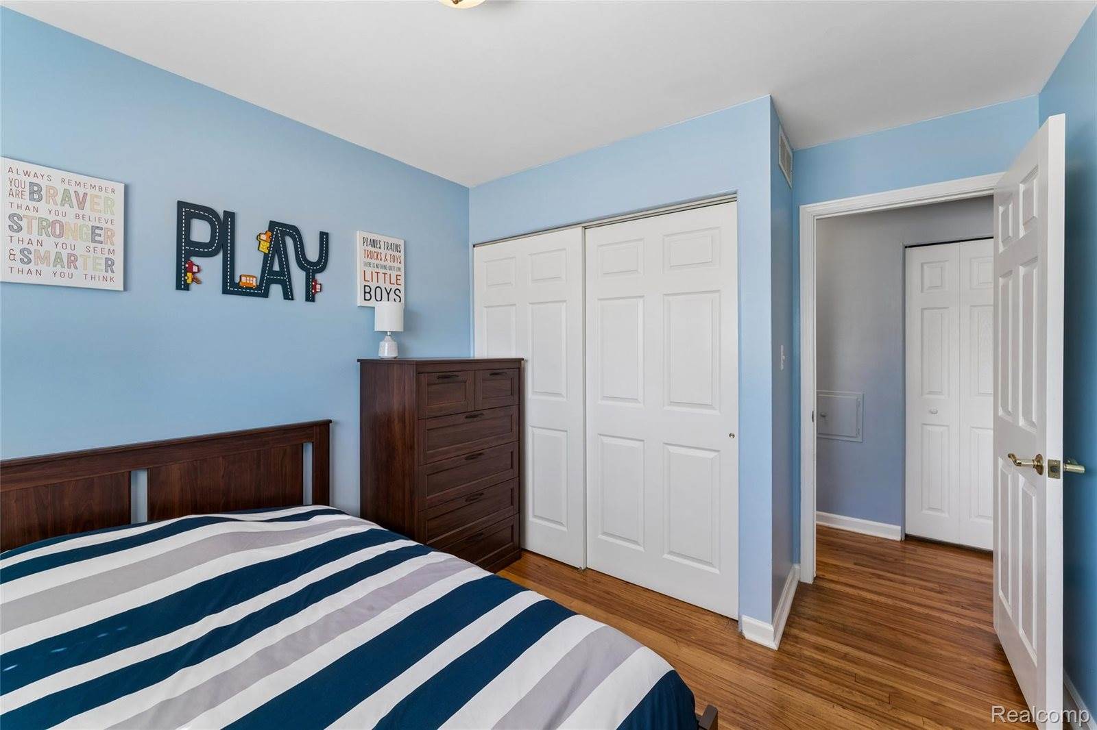 30110 Fink Avenue, FarmingtonHillsCity_Oakland, MI 48336