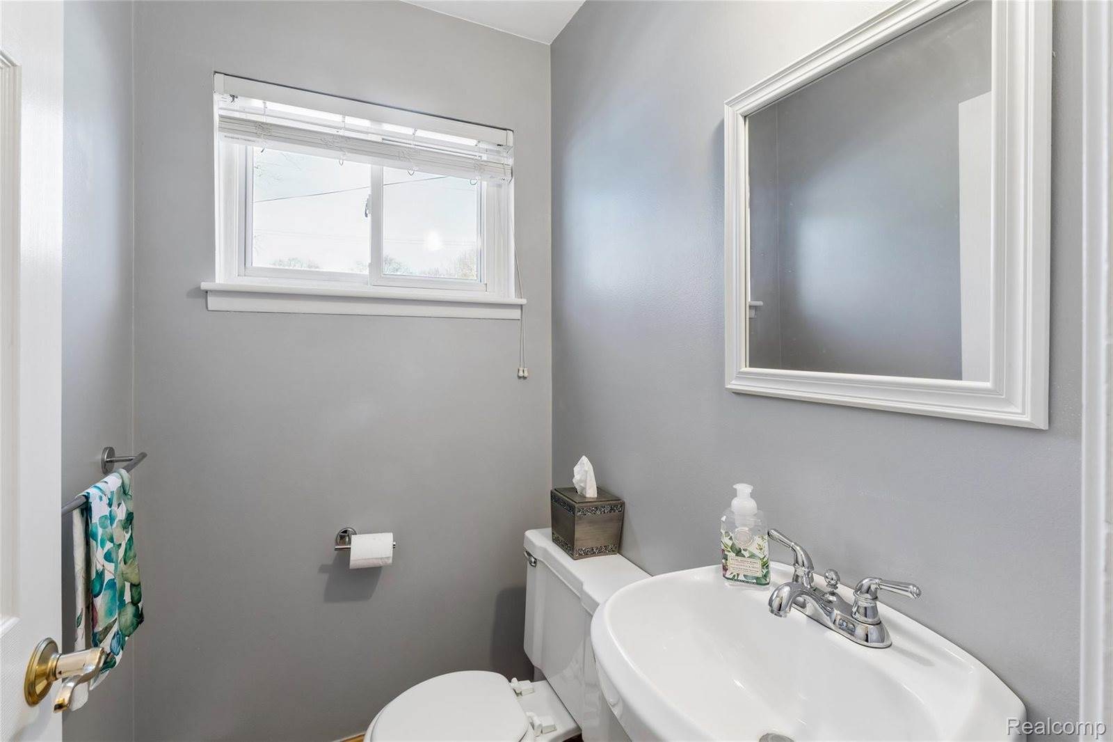 30110 Fink Avenue, FarmingtonHillsCity_Oakland, MI 48336