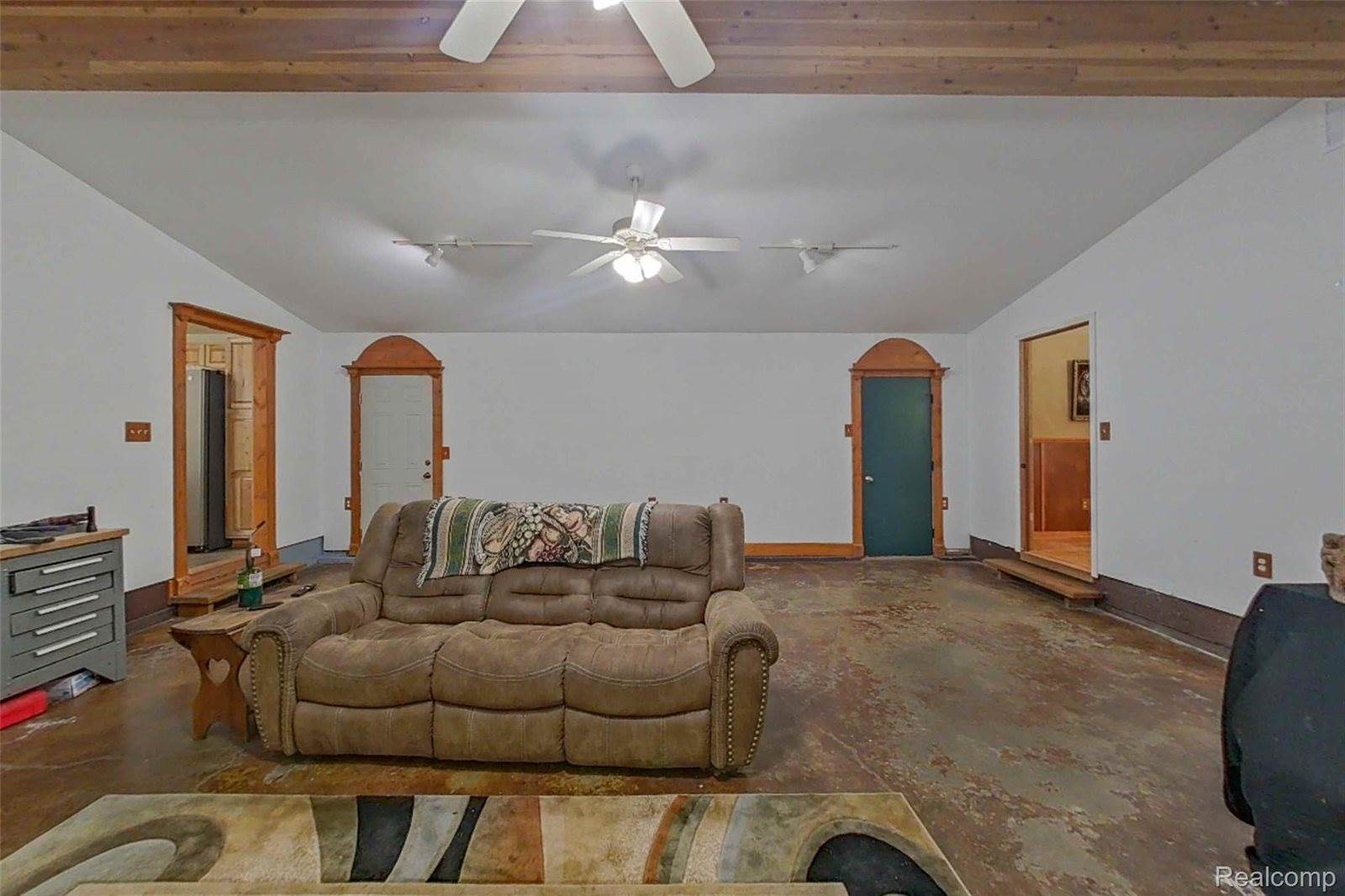 5920 Campbell Corners Drive, OceolaTownship_Livingston, MI 48855