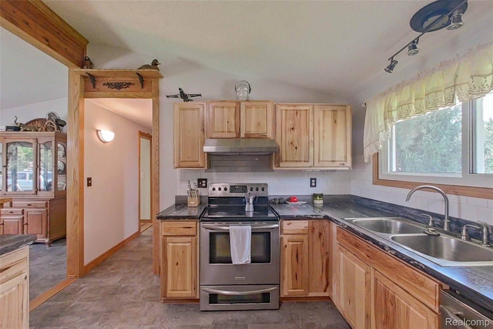 5920 Campbell Corners Drive, OceolaTownship_Livingston, MI 48855