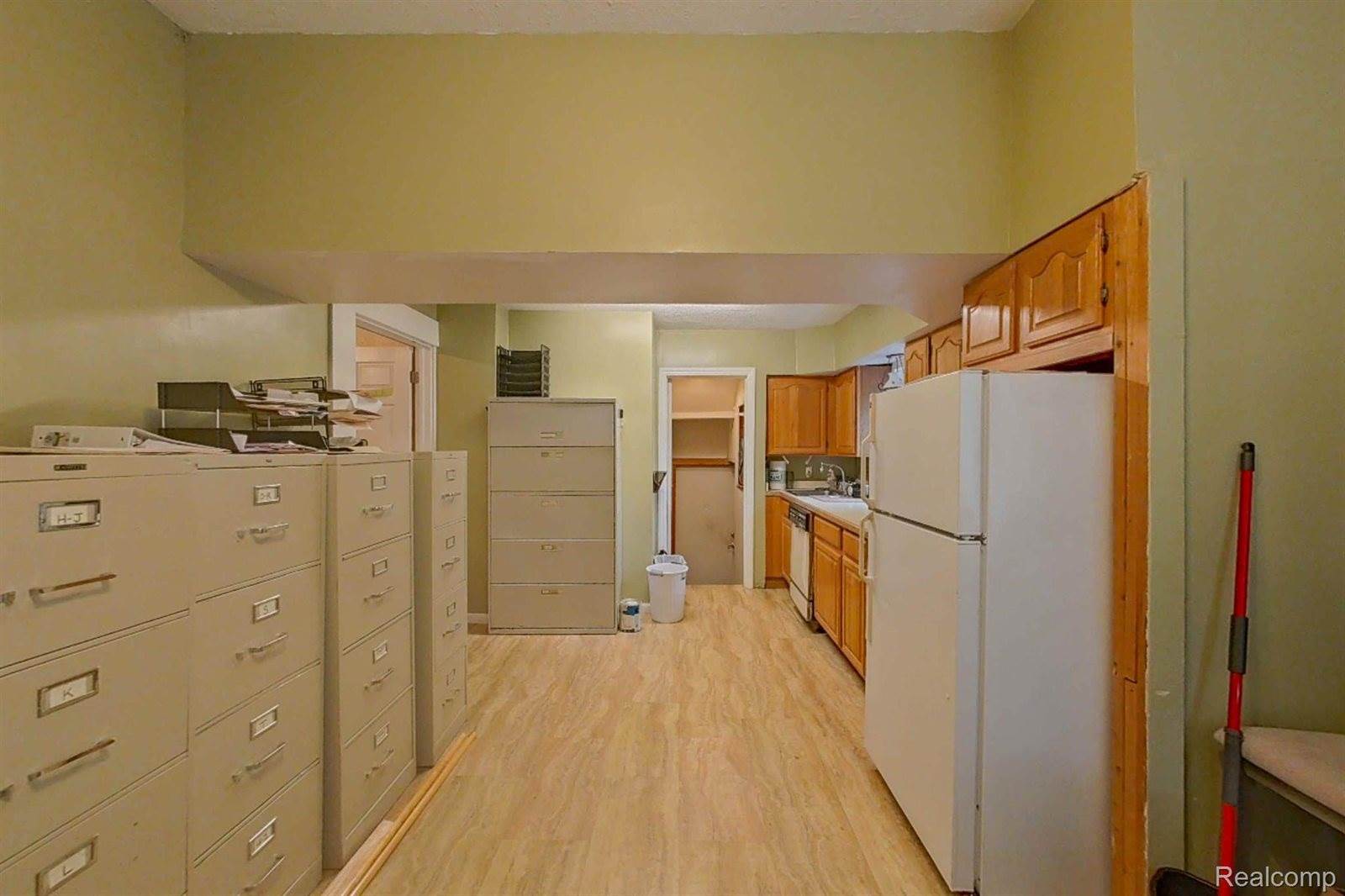 515 East Grand River Avenue, HowellCity_Livingston, MI 48843