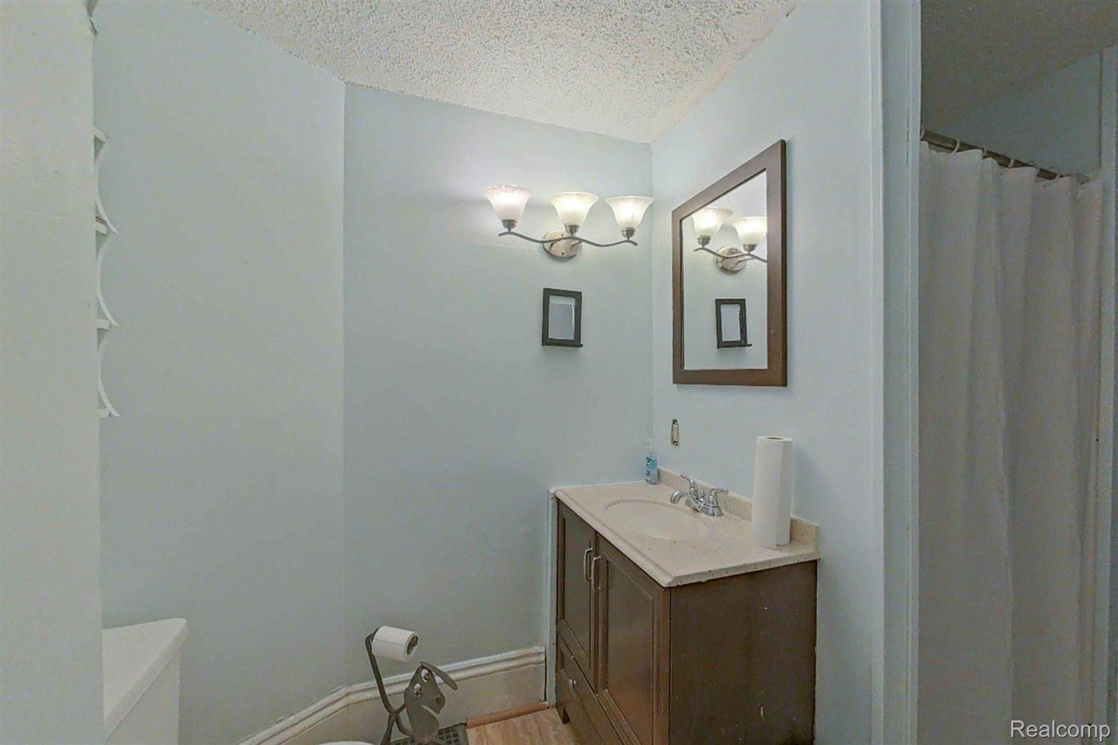 515 East Grand River Avenue, HowellCity_Livingston, MI 48843