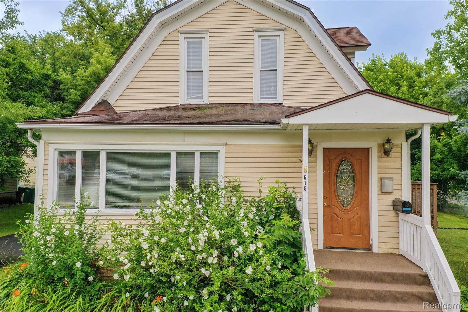 515 East Grand River Avenue, HowellCity_Livingston, MI 48843