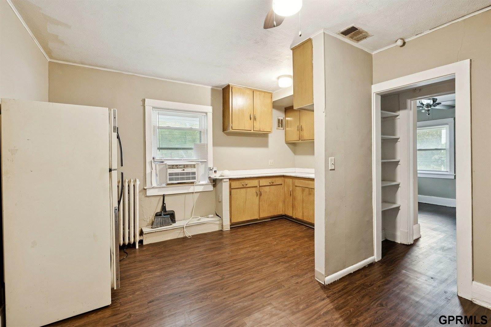 1738 South 32Nd Avenue, Omaha, NE 68105