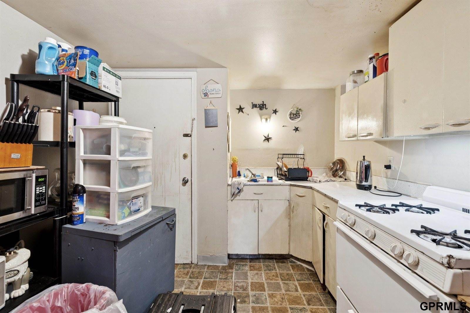 1738 South 32Nd Avenue, Omaha, NE 68105