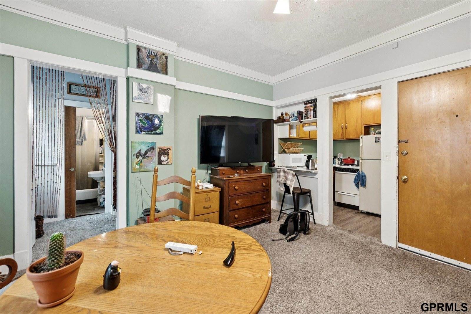 1738 South 32Nd Avenue, Omaha, NE 68105