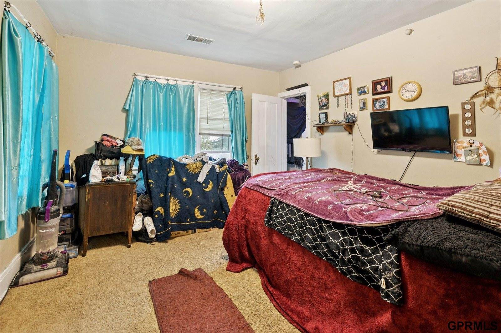 1738 South 32Nd Avenue, Omaha, NE 68105