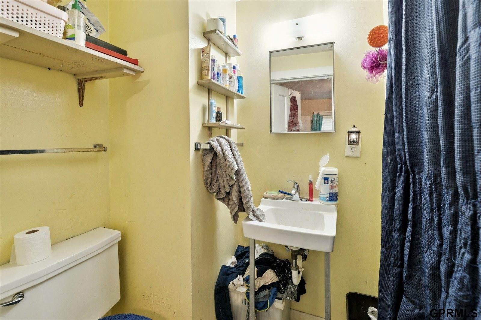 1738 South 32Nd Avenue, Omaha, NE 68105