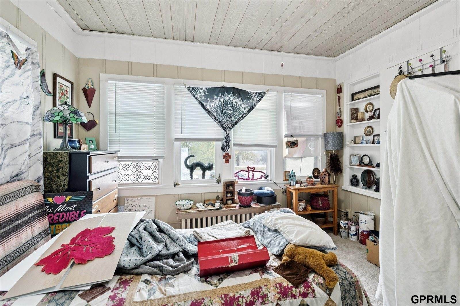 1738 South 32Nd Avenue, Omaha, NE 68105