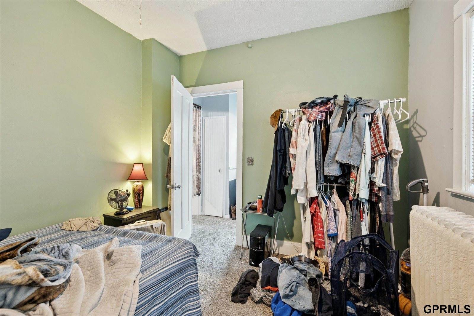 1738 South 32Nd Avenue, Omaha, NE 68105