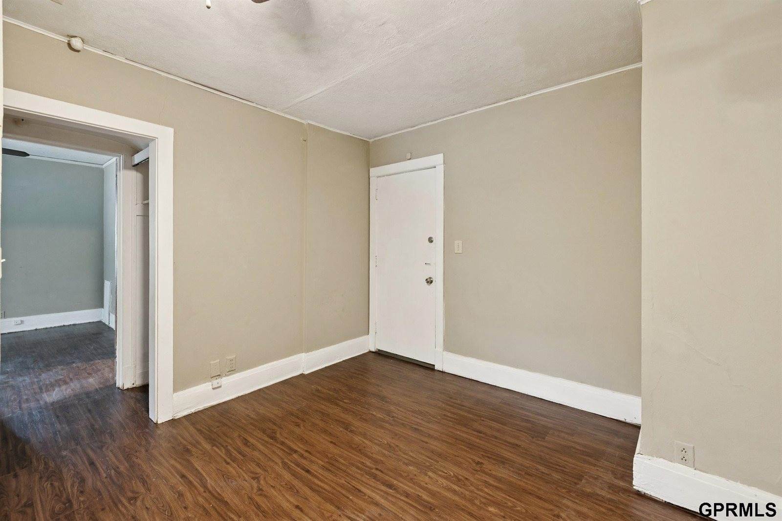 1738 South 32Nd Avenue, Omaha, NE 68105