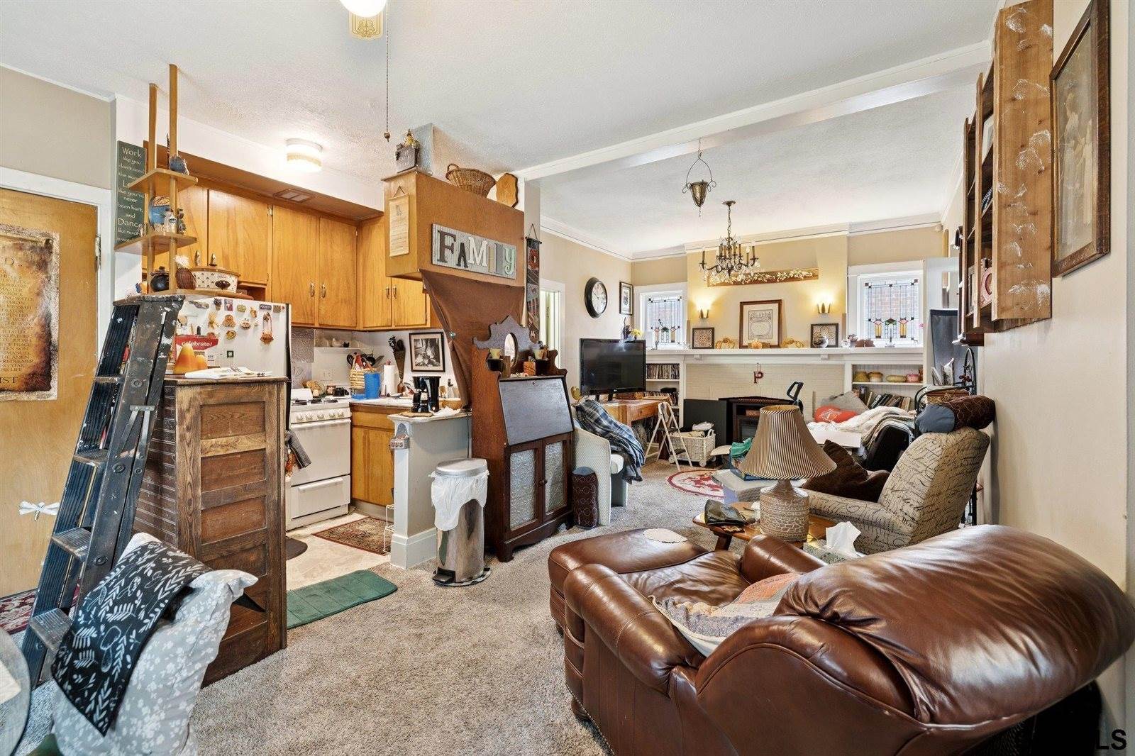 1738 South 32Nd Avenue, Omaha, NE 68105