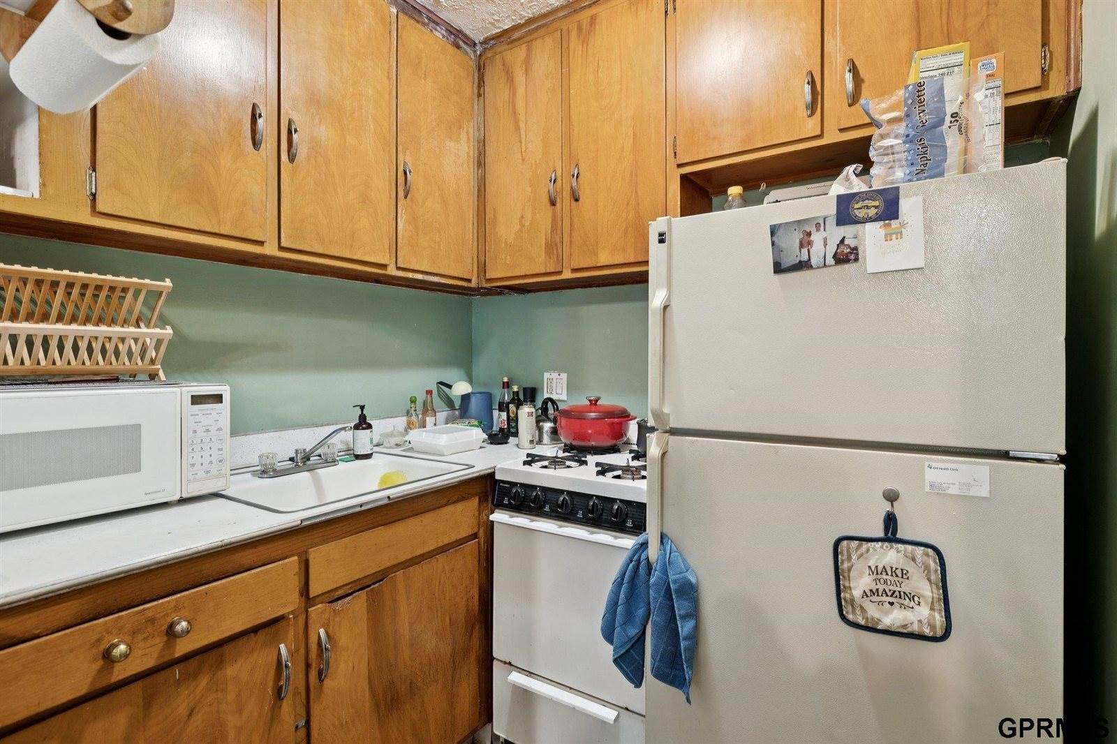 1738 South 32Nd Avenue, Omaha, NE 68105