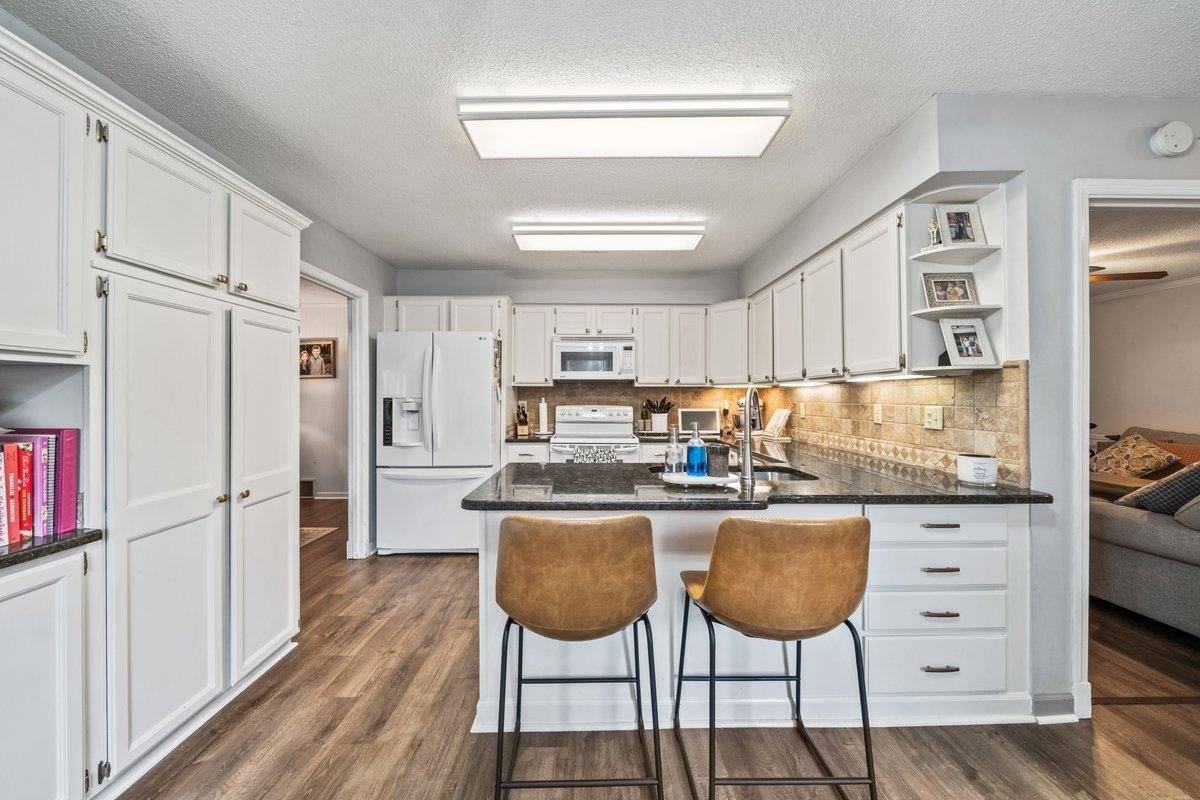 2135 Brierbrook Rd, Germantown, TN 38138