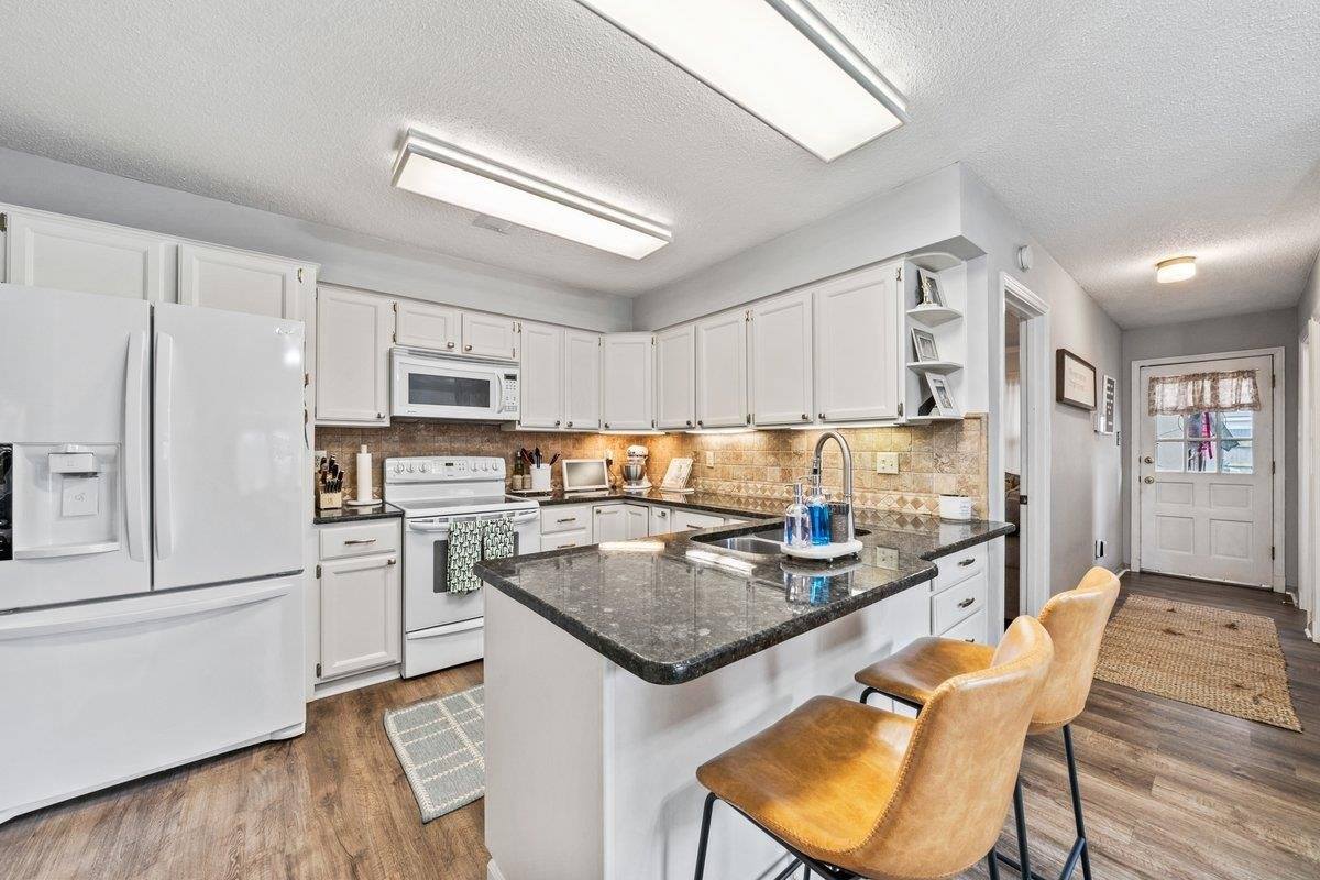 2135 Brierbrook Rd, Germantown, TN 38138
