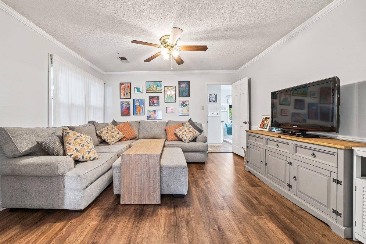 2135 Brierbrook Rd, Germantown, TN 38138