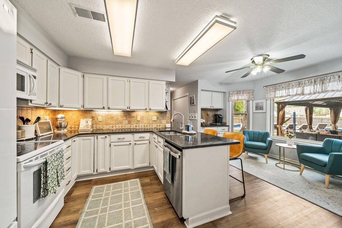 2135 Brierbrook Rd, Germantown, TN 38138