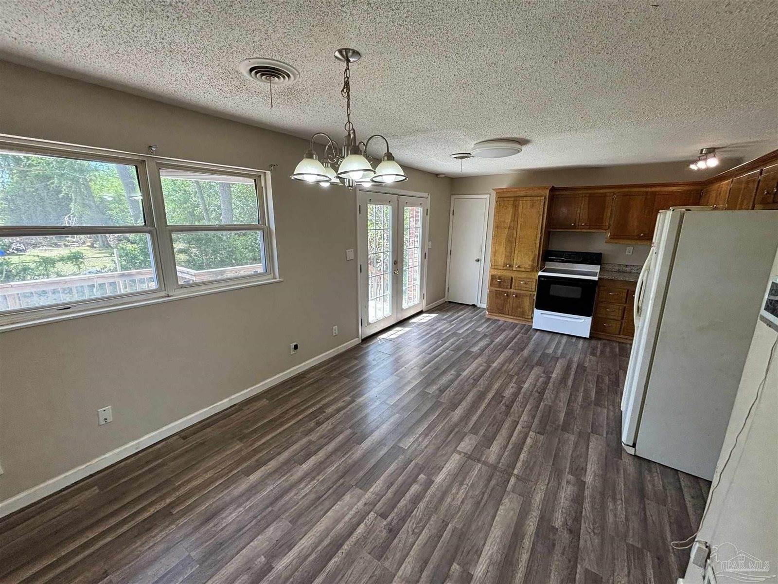 78 Hunter Ave, Pensacola, FL 32505