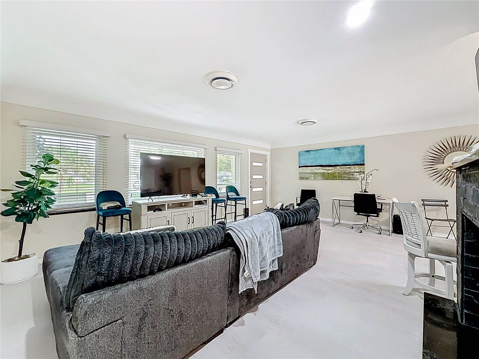 6170 7TH Avenue North, Saint Petersburg, FL 33710