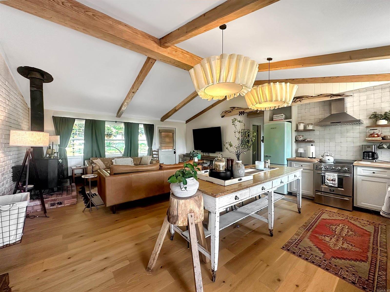 170 Lynn Creek Dr, Fairfield Bay, AR 72088