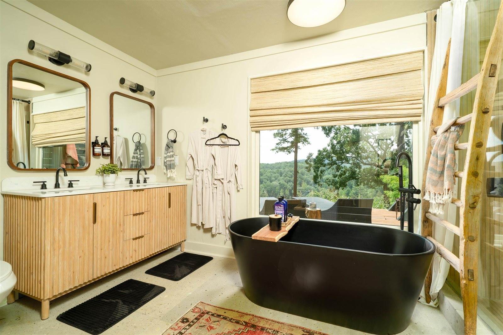 170 Lynn Creek Dr, Fairfield Bay, AR 72088