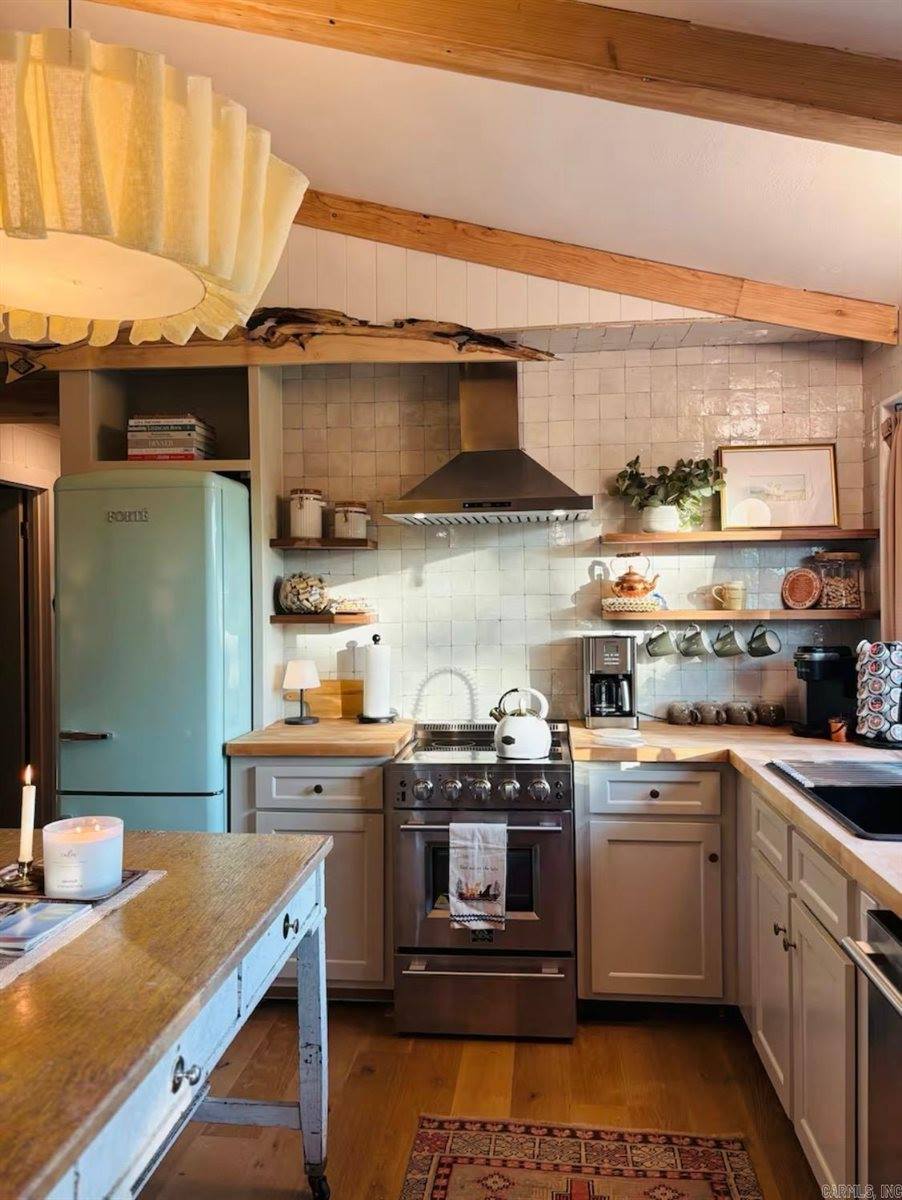 170 Lynn Creek Dr, Fairfield Bay, AR 72088