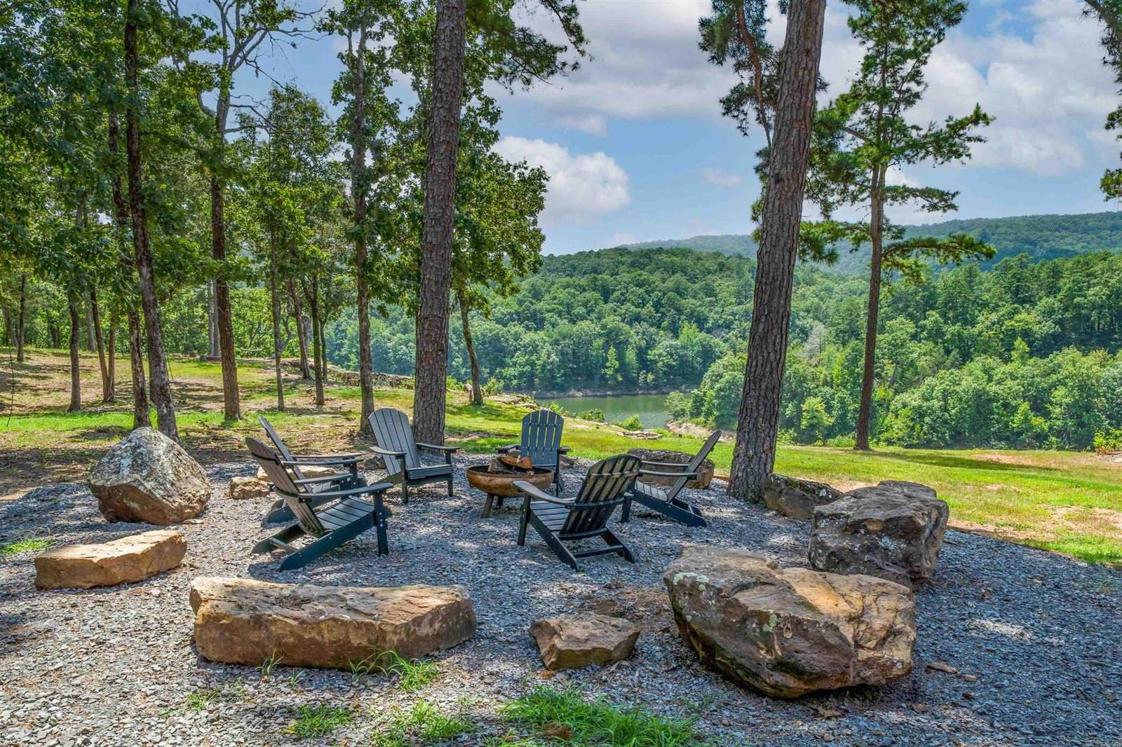 170 Lynn Creek Dr, Fairfield Bay, AR 72088