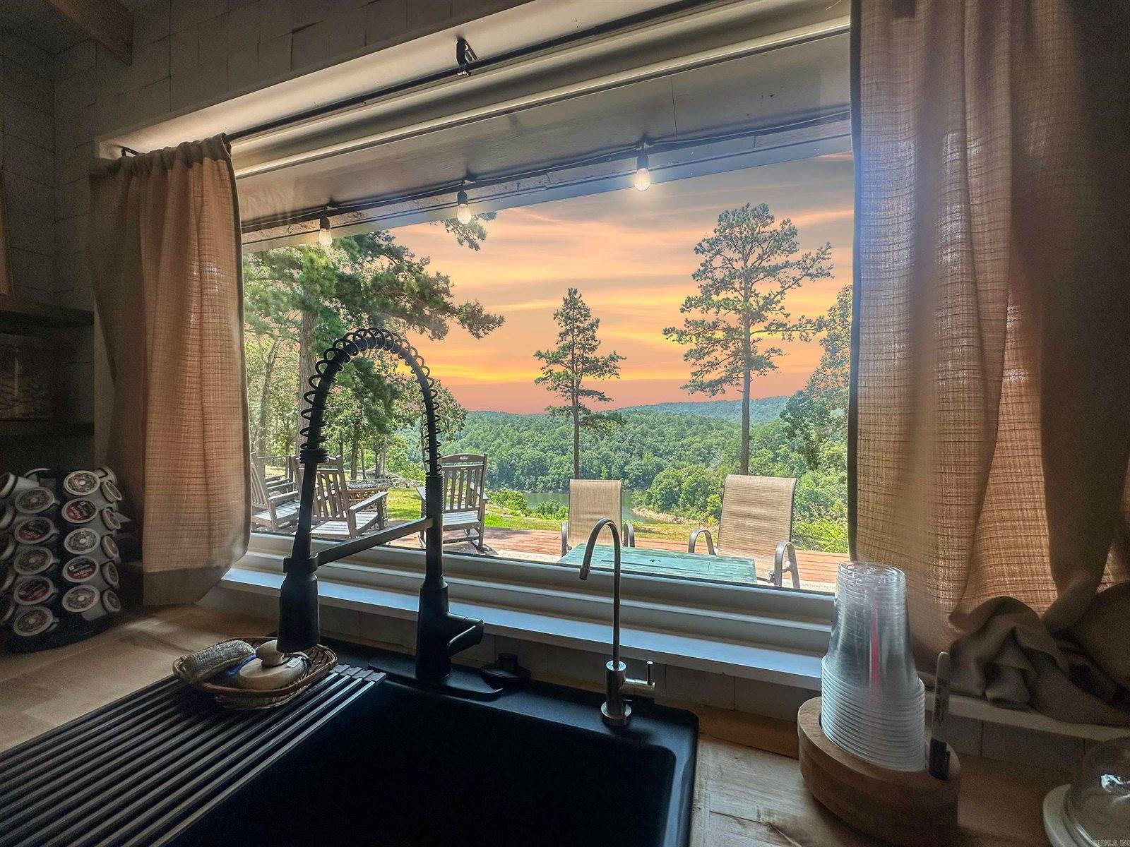 170 Lynn Creek Dr, Fairfield Bay, AR 72088