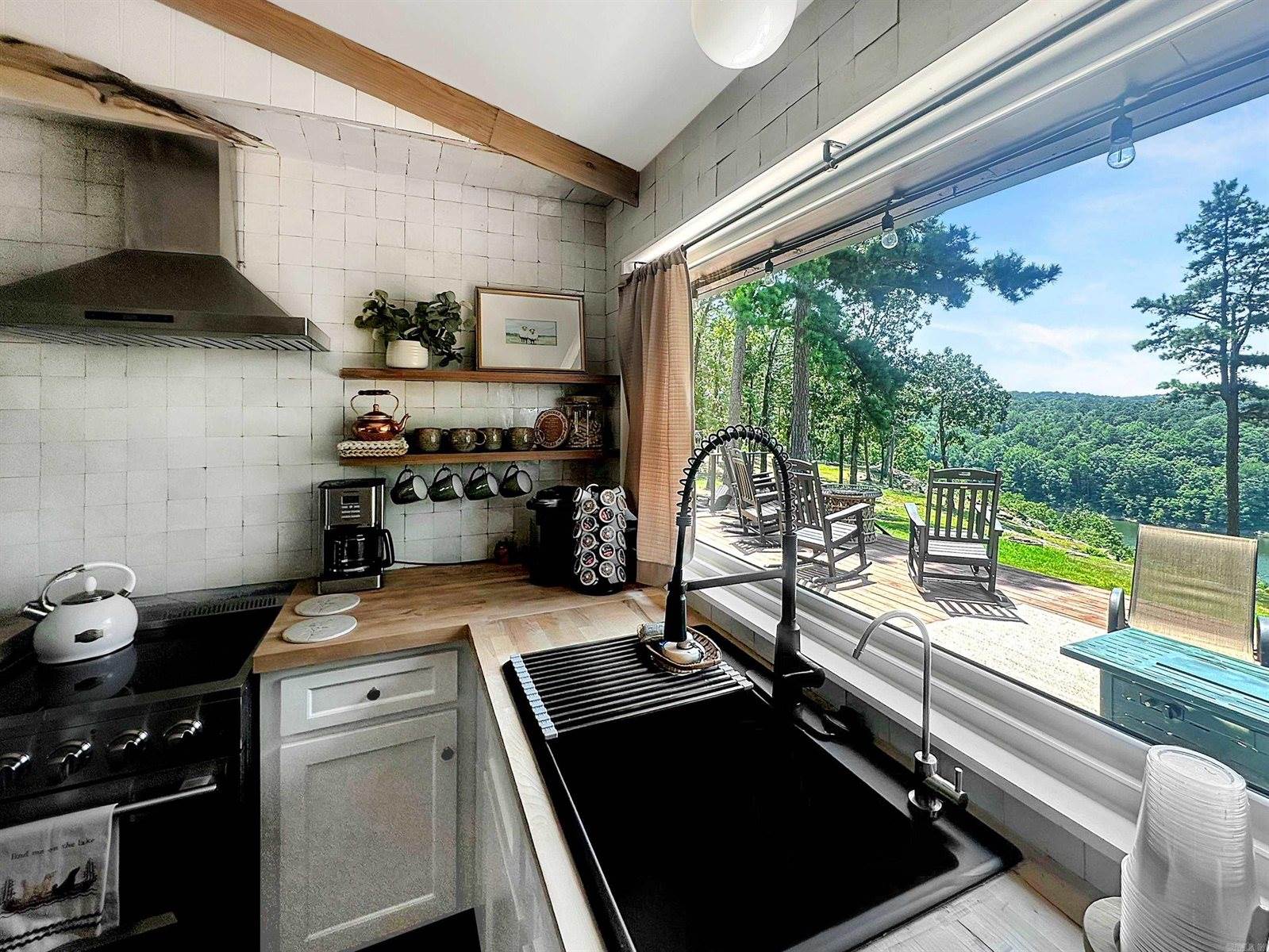 170 Lynn Creek Dr, Fairfield Bay, AR 72088