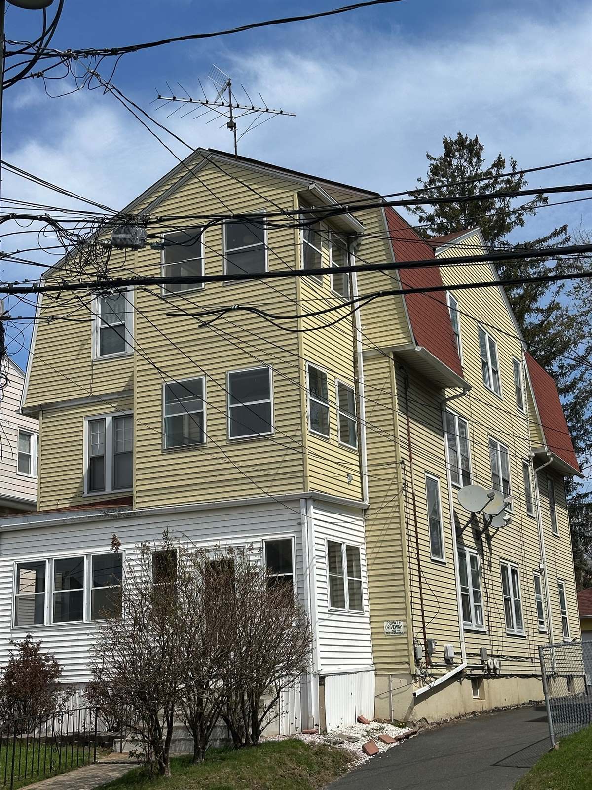 448 Hillside Ave #2, Hartford, CT 06106