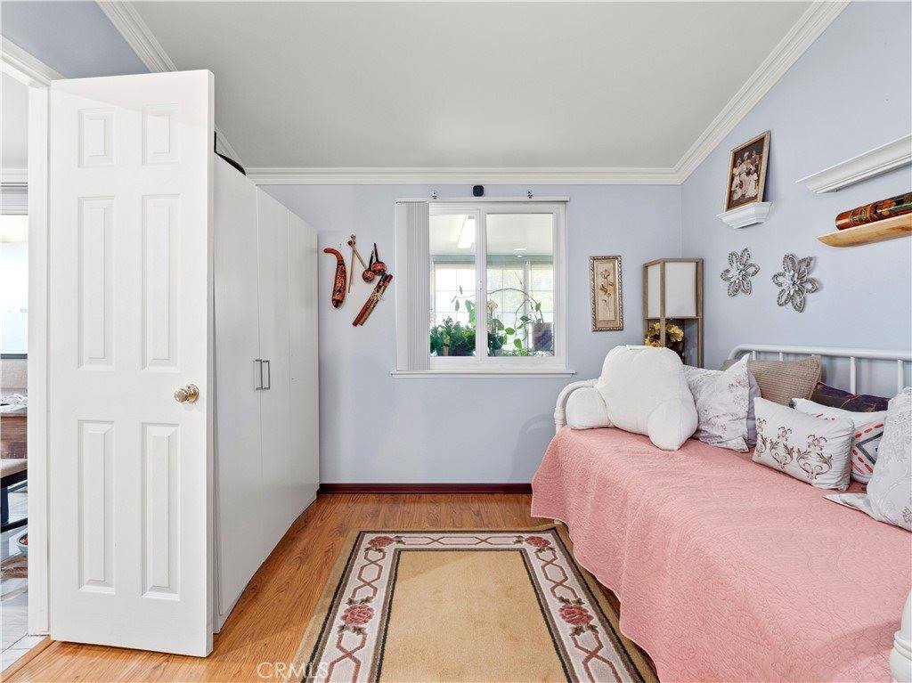 26835 Avenue Of The Oaks, Newhall, CA 91321
