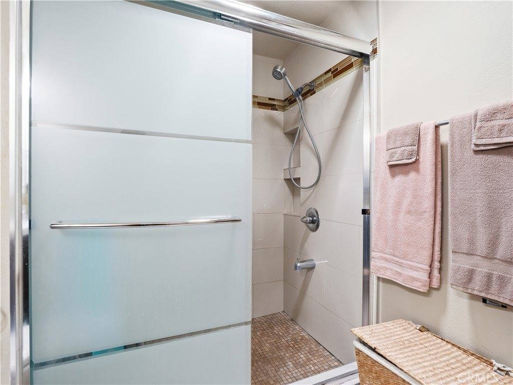 26835 Avenue Of The Oaks, Newhall, CA 91321