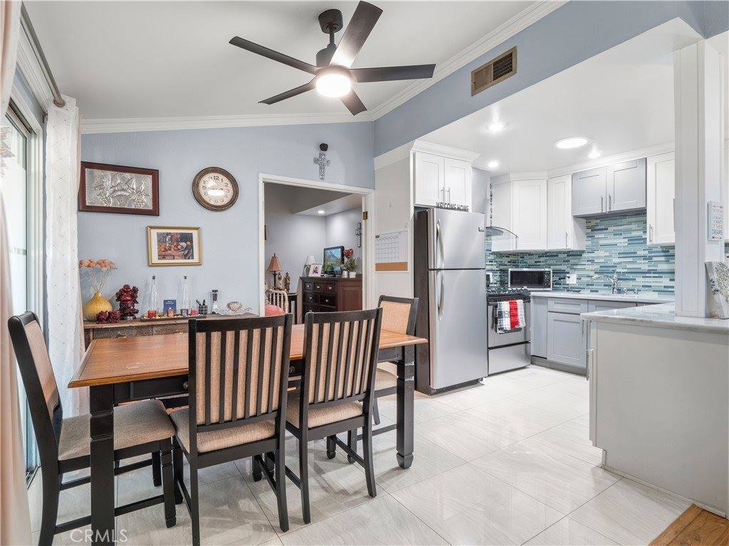 26835 Avenue Of The Oaks, Newhall, CA 91321