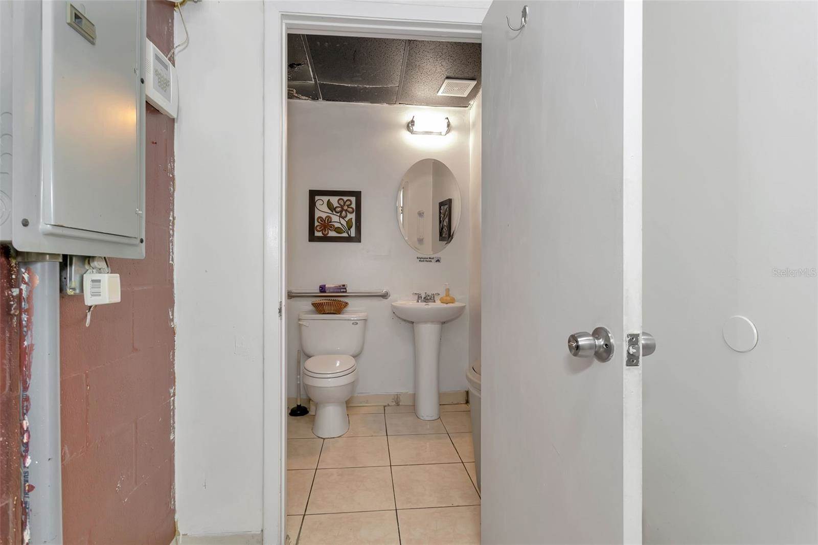 1903 East FL 60, Valrico, FL 33594