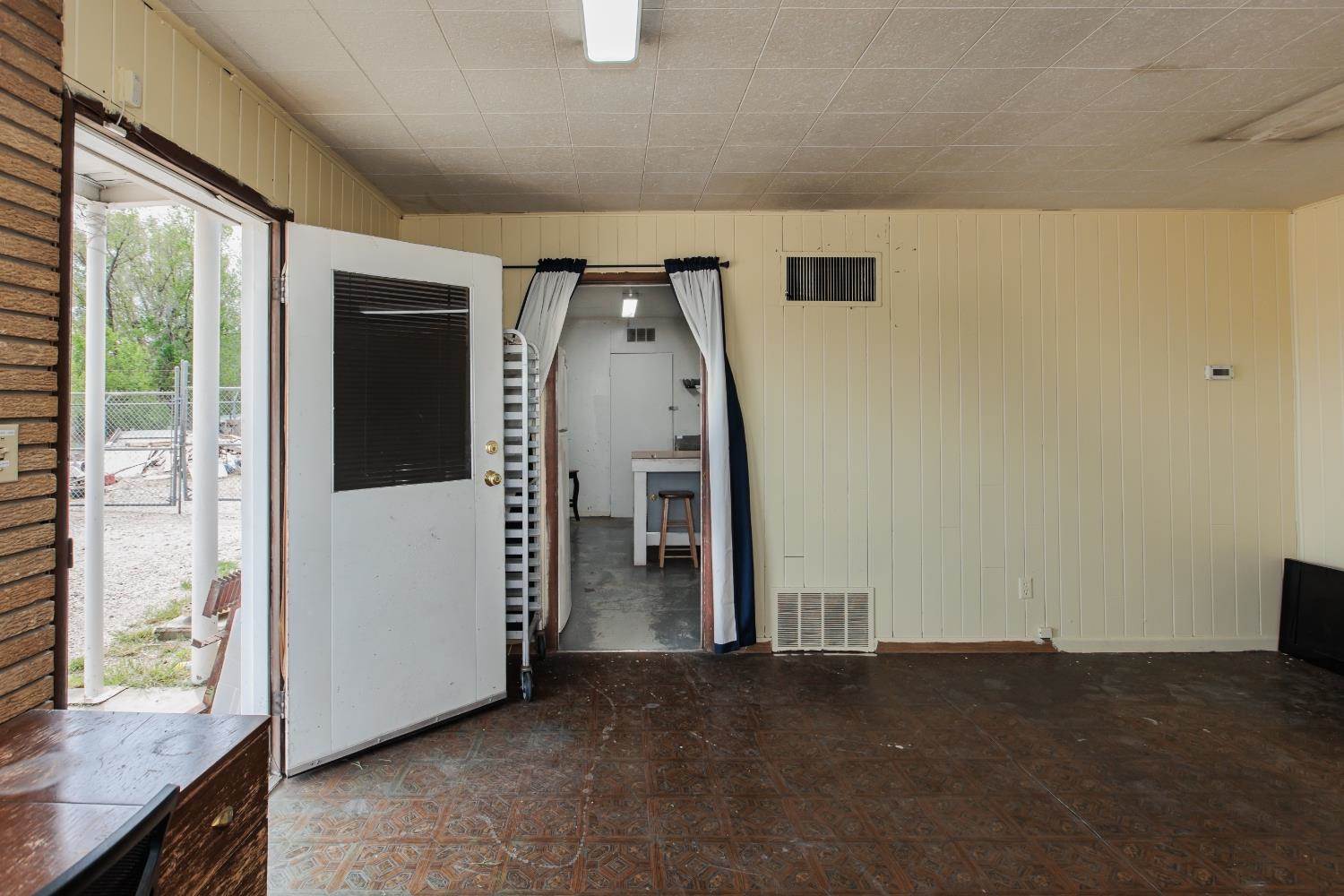 1337 East Oklahoma Avenue, Ulysses, KS 67880