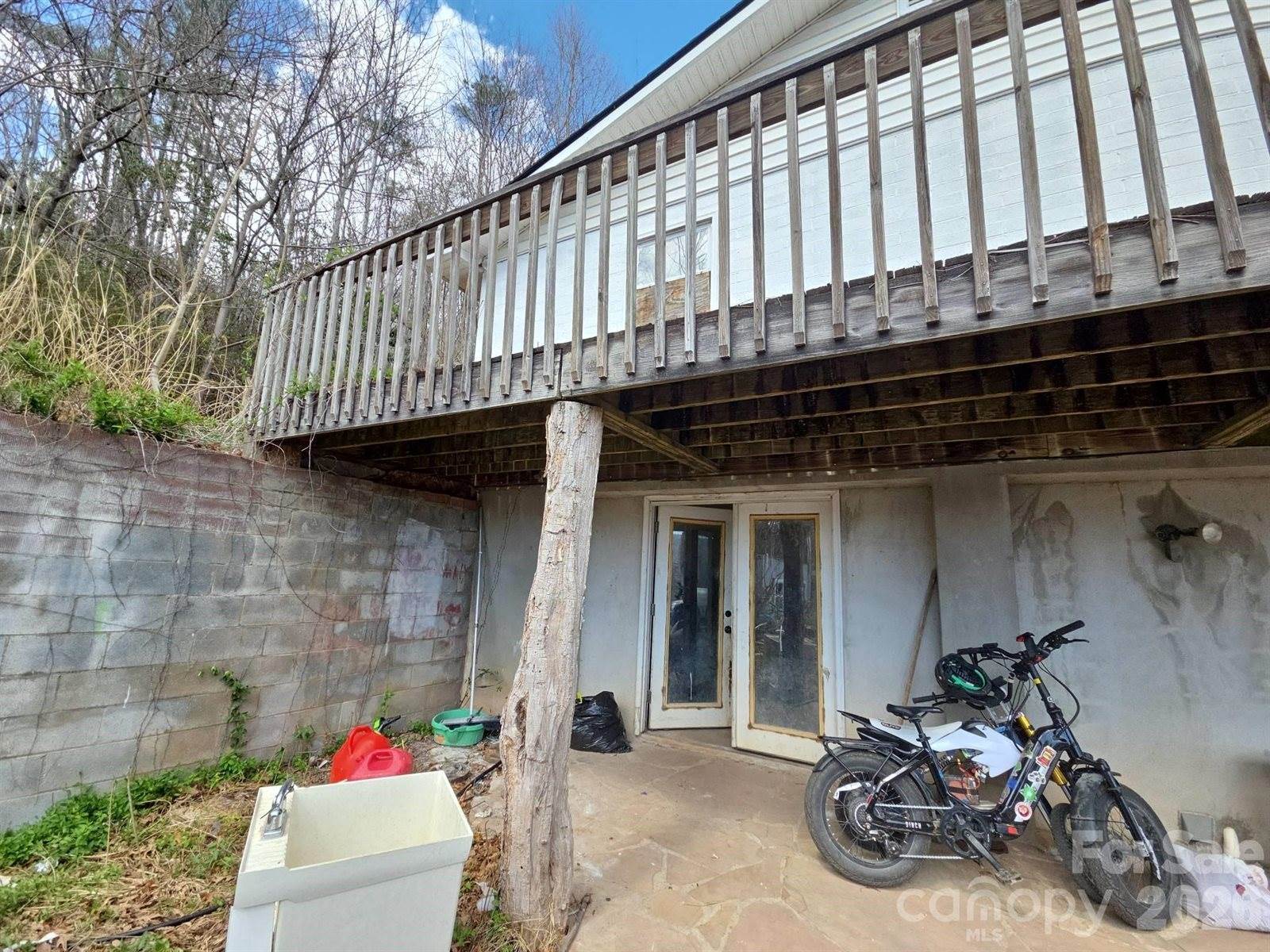 110 Wilrecar Drive, Black Mountain, NC 28711