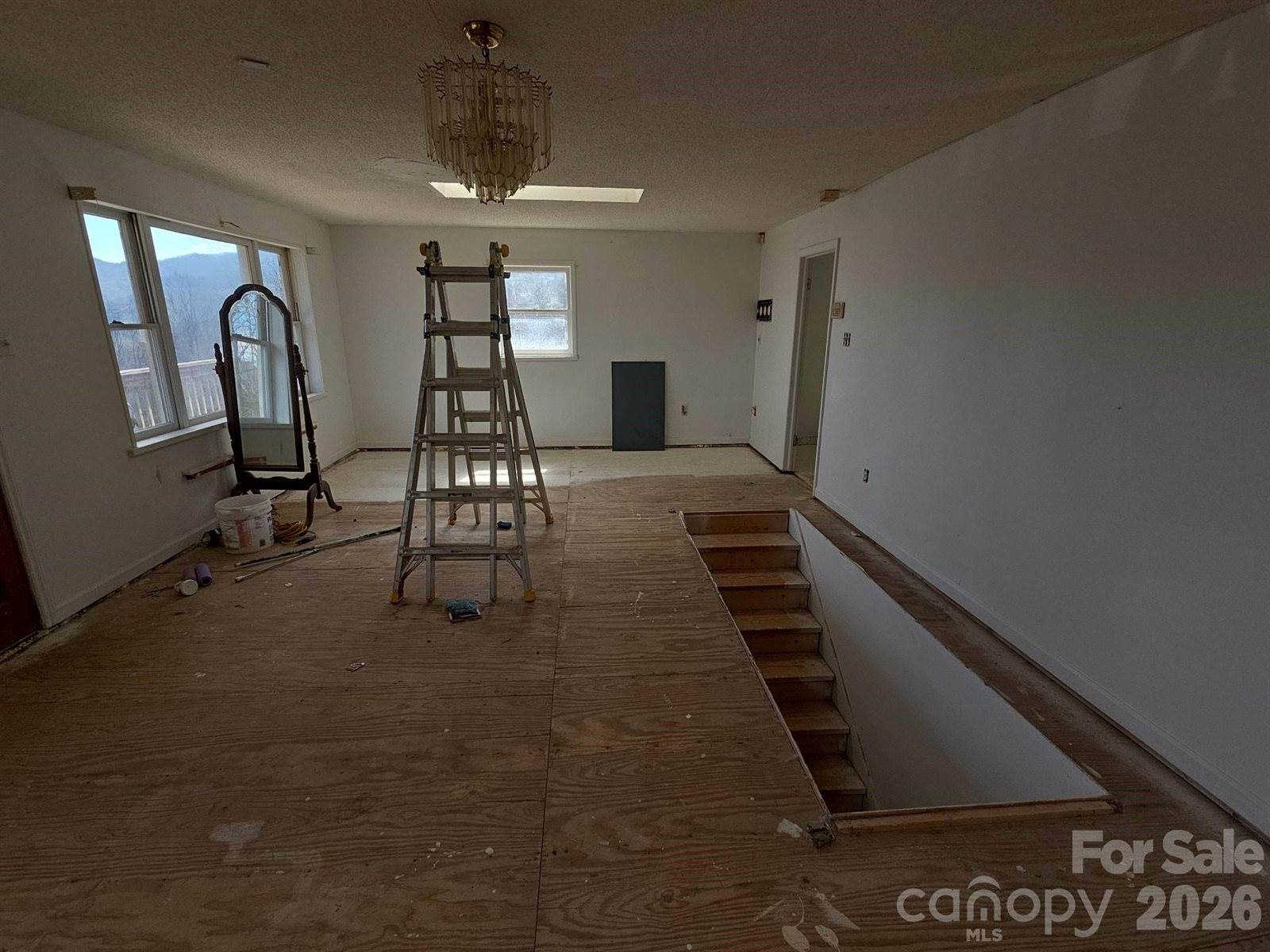 110 Wilrecar Drive, Black Mountain, NC 28711