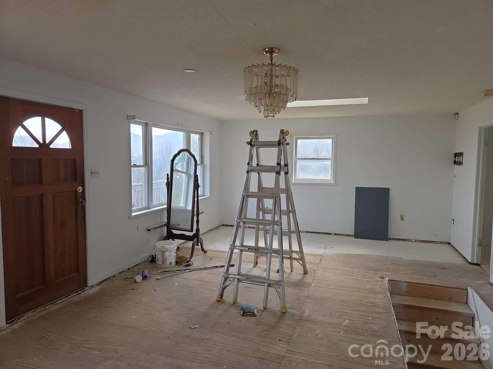 110 Wilrecar Drive, Black Mountain, NC 28711