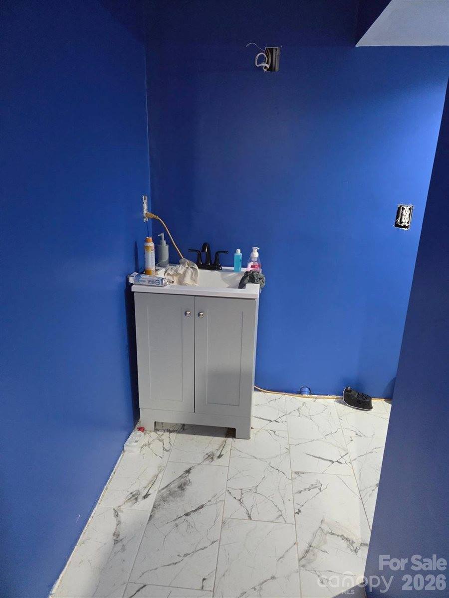 110 Wilrecar Drive, Black Mountain, NC 28711