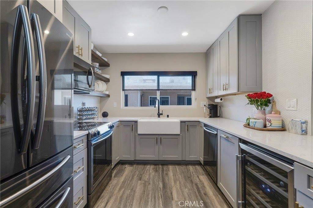5232 Corteen pl, Valley Village, CA 91607