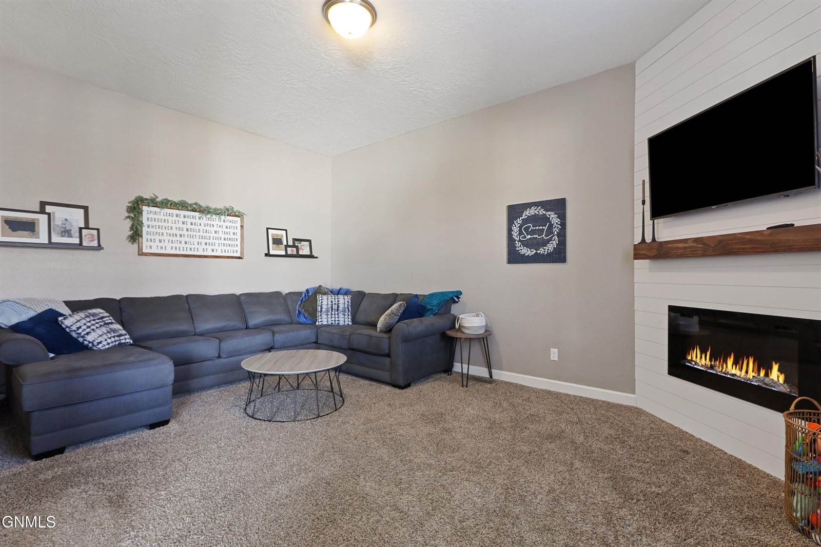 2202 25th Street West, Williston, ND 58801