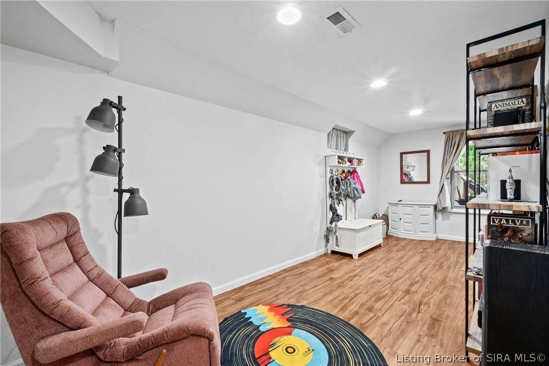 3820 Carver Street, New Albany, IN 47150