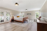19363 SE Debora Dr, Damascus, OR 97089
