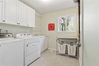 19363 SE Debora Dr, Damascus, OR 97089