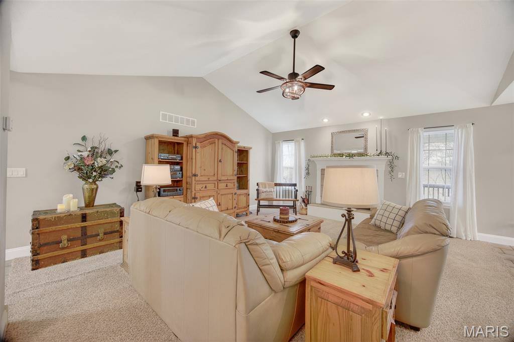 21093 Layla Road, Waynesville, MO 65583