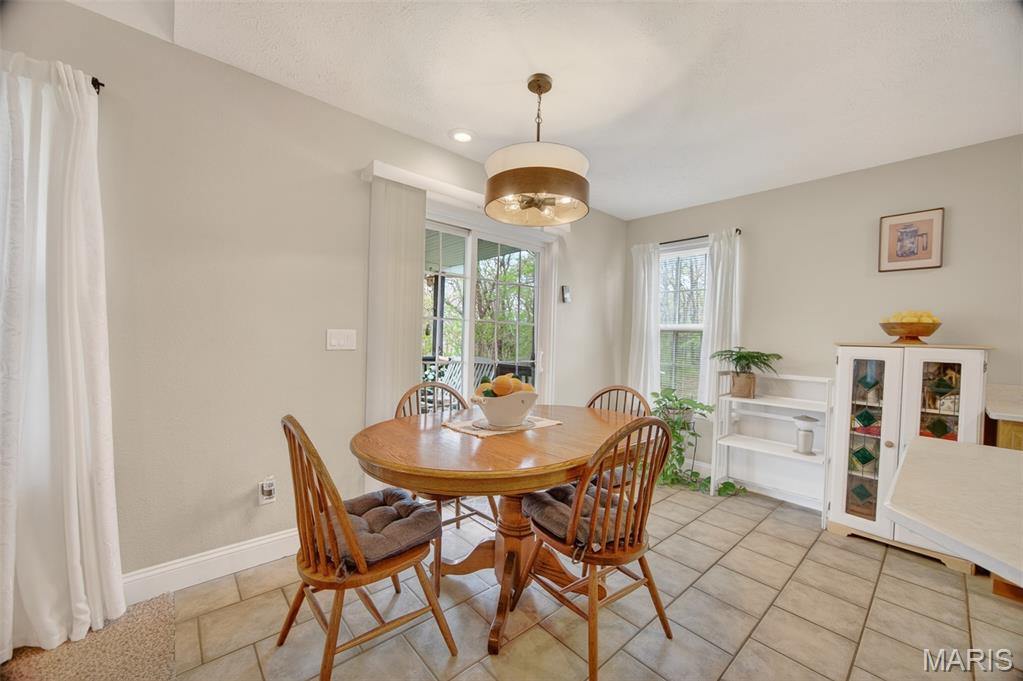 21093 Layla Road, Waynesville, MO 65583