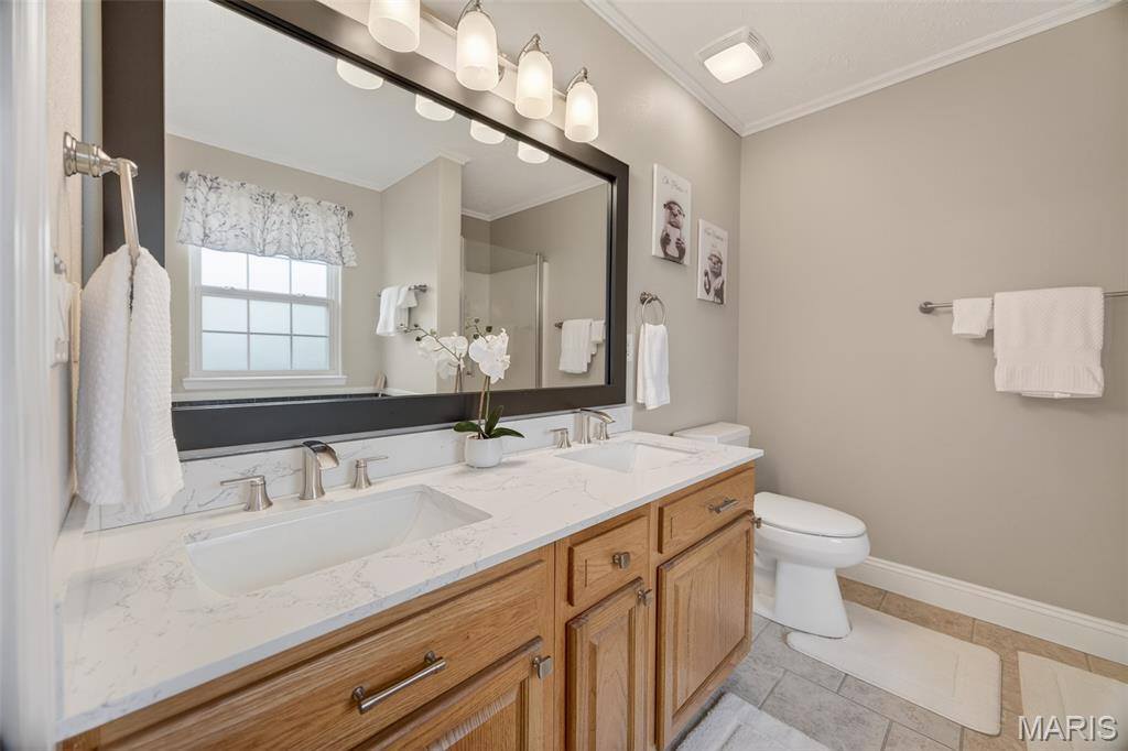 21093 Layla Road, Waynesville, MO 65583