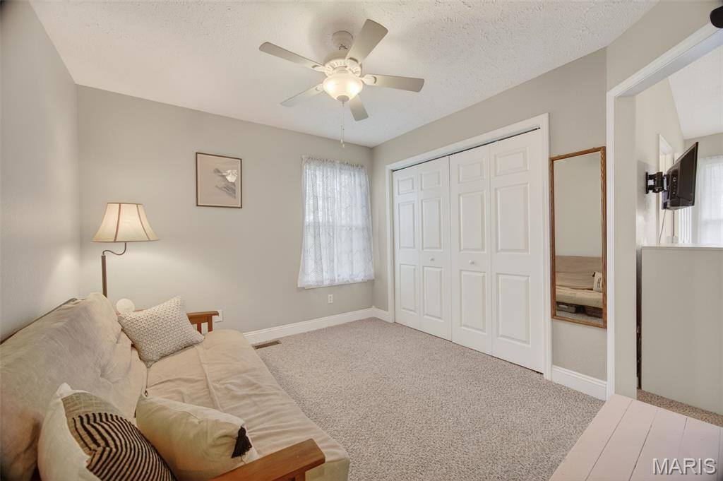 21093 Layla Road, Waynesville, MO 65583