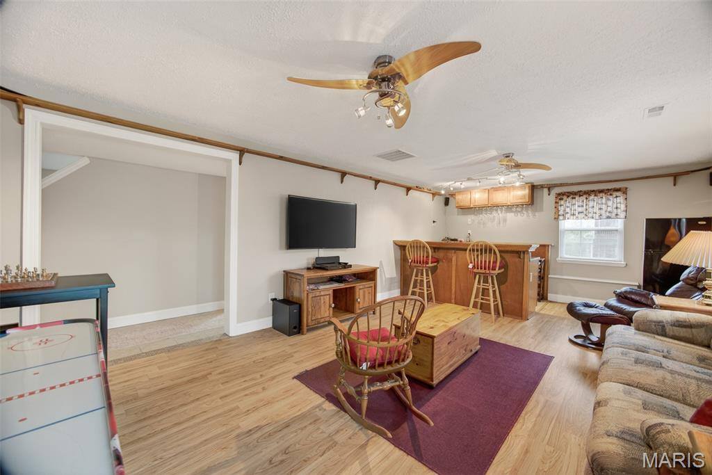 21093 Layla Road, Waynesville, MO 65583